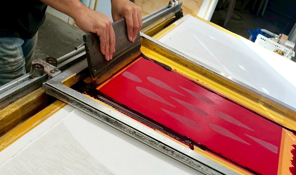 本染めのれんを作成する様子