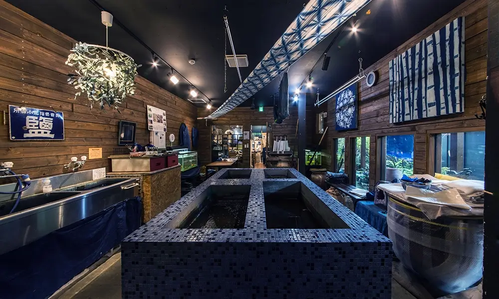 弊社の藍染工房の写真