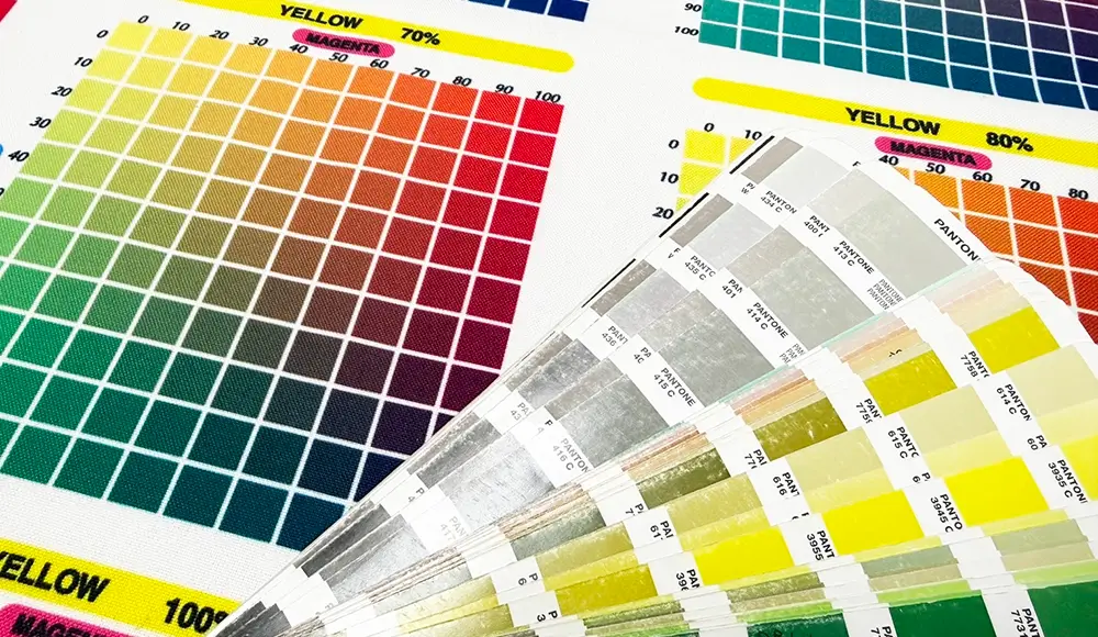 色味本とPANTONEの画像
